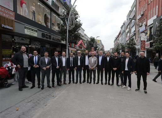 Heyeti Depremzede Çocuklar İçin Bayram Alışverişi Yaptı