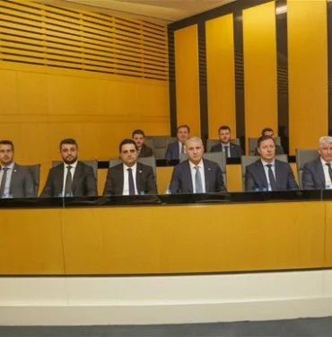 Hiçbir Konu Deprem Gündemimizin Önüne Geçmemeli