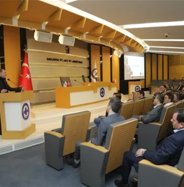 Prof. Dr. Emre Alkin “Türkiye'de ve Dünyada Ekonomik Konjonktür”ü Anlattı