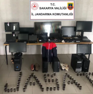 OKULLARDAN ELEKTRONİK EŞYA ÇALAN İKİ ŞÜPHELİ TUTUKLANDI