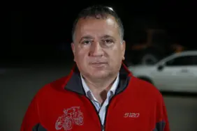 YANGINLA ALAKALI TRAKTÖR FABRİKASI YÖNETİM KURULU ÜYESİNDEN AÇIKLAMA BAŞAK TRAKTÖR YÖNETİM KURULU ÜYESİ GÖKHAN BAYRAMOĞLU: "YANGIN, TAŞERON FİRMAMIZIN BOYAHANE KISMINDA ÇIKTI. BAŞAK TRAKTÖR İLE İLGİSİ YOK"