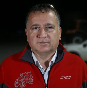 YANGINLA ALAKALI TRAKTÖR FABRİKASI YÖNETİM KURULU ÜYESİNDEN AÇIKLAMA BAŞAK TRAKTÖR YÖNETİM KURULU ÜYESİ GÖKHAN BAYRAMOĞLU: "YANGIN, TAŞERON FİRMAMIZIN BOYAHANE KISMINDA ÇIKTI. BAŞAK TRAKTÖR İLE İLGİSİ YOK"