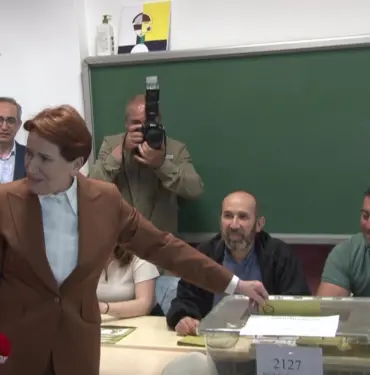 İYİ PARTİ GENEL BAŞKANI AKŞENER, OYUNU ÜSKÜDAR'DA KULLANDI MERAL AKŞENER: "ALLAH İNŞALLAH GÖNLÜMÜZDEKİNİ NASİP EDER"