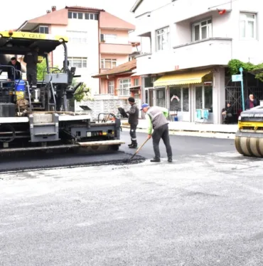 DİLMEN’DE 2 CADDE VE 26 SOKAK 10 BİN TON ASFALT İLE YENİLENDİ (5)