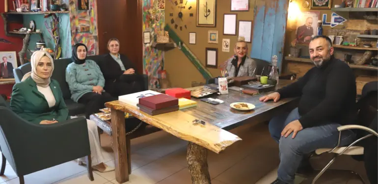“İYİ” Kadınlardan LC Haber’e ziyaret (2)
