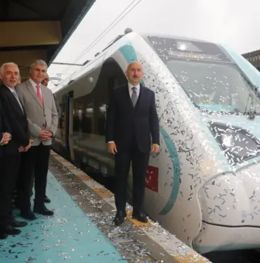 MİLLİ TREN BUGÜN İLK KEZ YOLCU TAŞIMAYA BAŞLIYOR