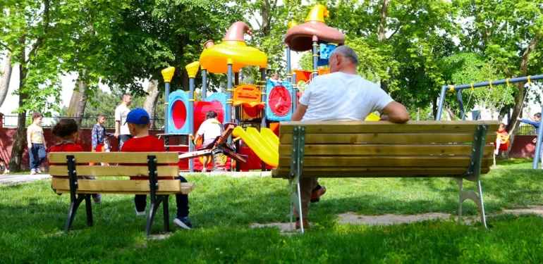 parklara renk kattı