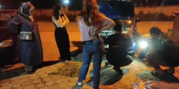 TAMPONA SIKIŞAN YAVRU KÖPEK İTFAİYE EKİPLERİNCE KURTARILDI