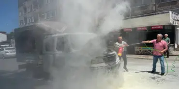 YANAN KAMYONETE İLK MÜDAHALE VATANDAŞTAN GELDİ