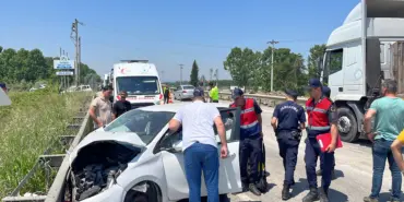 D100'DE KAZA, TRAFİK ÇİFT YÖNLÜ DURDU: 10 YARALI BAYRAM TRAFİĞİ KAZAYI BERABERİNDE GETİRDİ