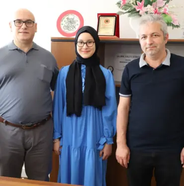 LGS'DE 500 TAM PUAN ALAN ÖĞRENCİ: "TELEFON KULLANMADIM, SOSYAL MEDYAYA GİRMEDİM" TAM PUAN ALAN ÖĞRENCİ NUR DURSUN BAŞARISININ SIRRINI ANLATTI "DERS ÇALIŞIRKEN SOSYAL HAYATIMI İHMAL ETMEDİM"