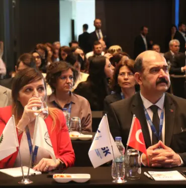 ADALET BAKAN YARDIMCISI ZEKERİYE BİRKAN: "İŞÇİNİN DE İŞVERENİN DE HUKUKİ GÜVEN İÇİNDE OLMASI LAZIM" 'İŞ HUKUKU DEĞERLENDİRME SEMPOZYUMU' BAŞLADI
