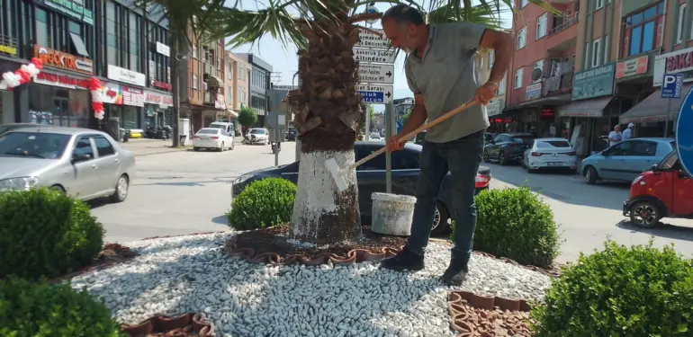 AKYAZI'DA BAYRAM HAZIRLIKLARI SÜRÜYOR