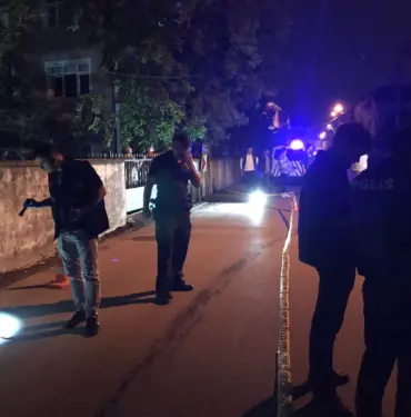 BİRBİRLERİNE ATEŞ AÇIP KAÇTILAR, ORTALIK SAVAŞ ALANINA DÖNDÜ