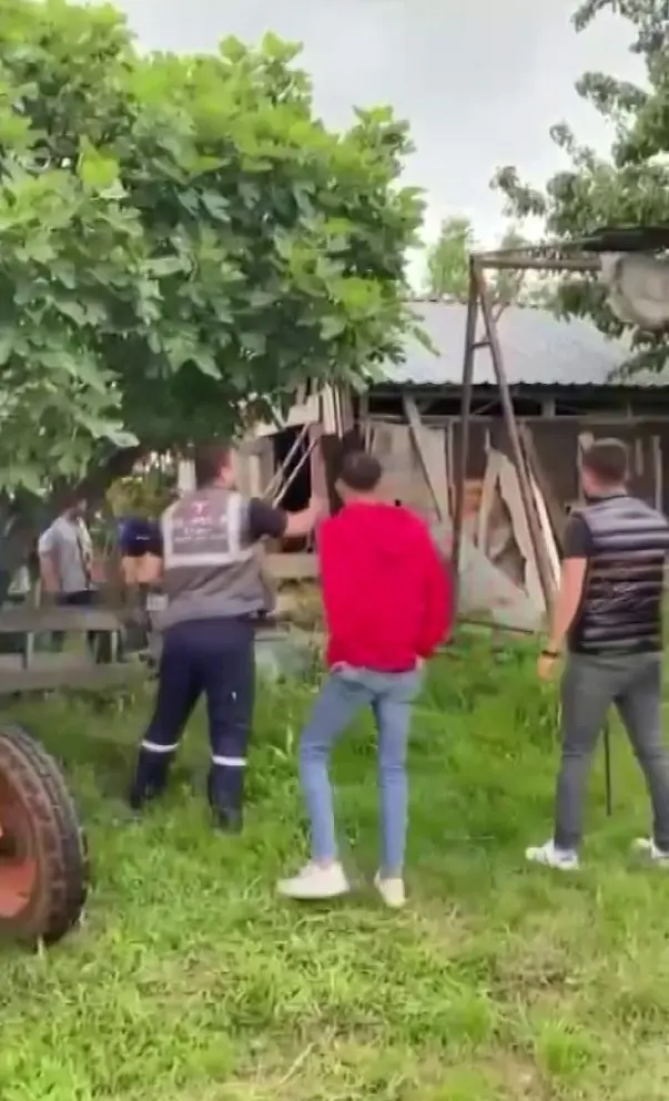 Cezaevine götürüldüğü esnada firar etti, ortalık karıştı 4 Cezaevine götürüldüğü esnada firar etti, ortalık karıştı