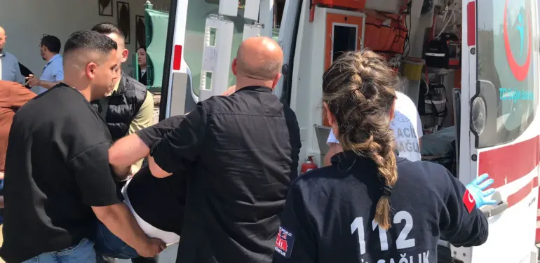 CİP İLE KAMYONET ÇAPIŞTI: 1 YARALI