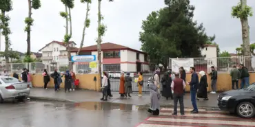 HEDEFLERİNE ULAŞMAK İSTEYEN ÖĞRENCİLER TER DÖKMEYE BAŞLADI SAKARYA'DA 13 BİN 995 ÖĞRENCİ LGS SINAVINDA