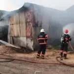 SAKARYA'DA KERESTE ATÖLYESİNDE YANGIN