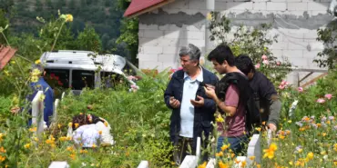SAKARYA'DA MEZARLIKLARDA BAYRAM YOĞUNLUĞU