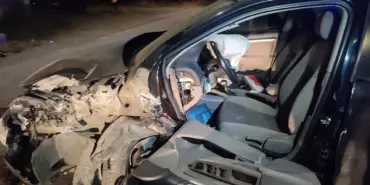 SAKARYA'DA OTOMOBİL DUVARA ÇARPTI: 1 YARALI