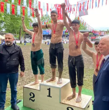 pehlivanlarından madalya yağmuru
