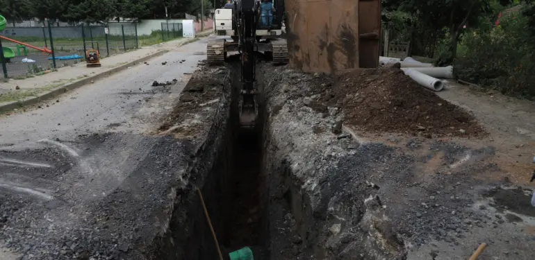 17 Bin 500 metrelik altyapı hattında çalışmalarını sürdürüyor