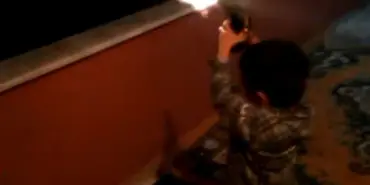 4 YAŞINDAKİ YEĞENİNİN ELİNE SİLAHI VERİP ATEŞ ETTİRMİŞTİ, SERBEST KALDI