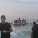15 YAŞINDAKİ ÇOCUK GİRDİĞİ DENİZDE BOĞULDU CANKURTARANLAR KAYIKTA DAKİKALARCA KALP MASAJI YAPTI AMA KURTARILAMADI