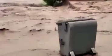 DERE TAŞTI MAHALLE SULAR ALTINDA KALDI SAKARYA'DA ŞİDDETİ AZALAN YAĞIŞ DEVAM EDİYOR