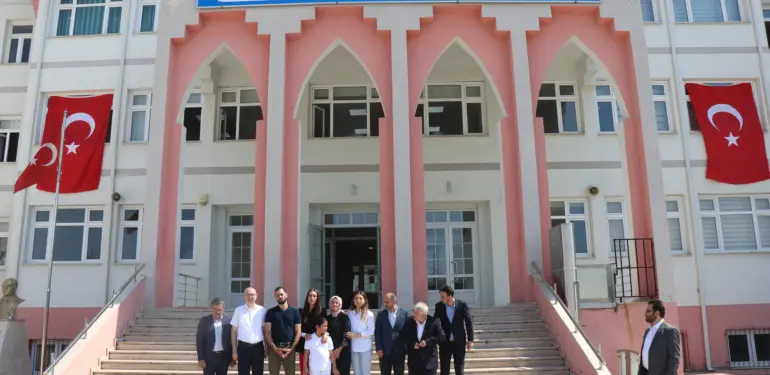 MAKAMINDA HAYATINI KAYBEDEN BELEDİYE BAŞKANININ İSMİ BU OKULDA YAŞATILACAK