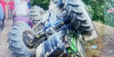 KARDEŞLERİ TRAKTÖR KAZASI AYIRDI SAKARYA'DA TRAKTÖR DEVRİLDİ, 1 KİŞİ HAYATINI KAYBETTİ, 1 KİŞİ YARALANDI