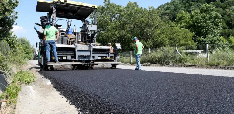 Akçay’da asfalt işlemleri başladı