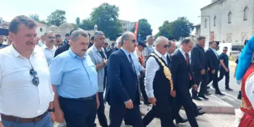 BAŞKAN KEFLİ, KIRKPINAR YAĞLI GÜREŞLERİ'NDE GÜREŞ AĞASINI YALNIZ BIRAKMADI