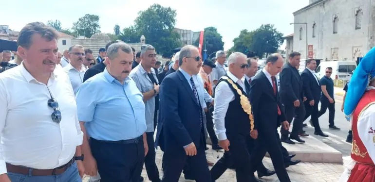 BAŞKAN KEFLİ, KIRKPINAR YAĞLI GÜREŞLERİ'NDE GÜREŞ AĞASINI YALNIZ BIRAKMADI