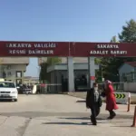 CİNSEL SALDIRI İDDİASIYLA SUÇLANAN ESKİ SAKARYA GARNİZON KOMUTANI HAKİM KARŞISINDA "FETÖ-PKK KUMPASINA UĞRAMIŞ BULUNMAKTAYIM" "ERLERE RAHATSIZLIĞIMDAN DOLAYI MASAJ YAPTIRMIŞ OLMAM ONLARI KIZDIRMIŞ OLABİLİR"