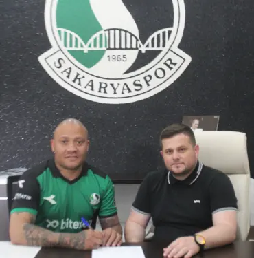 Dino Ndlovu'yu kadrosuna (2)