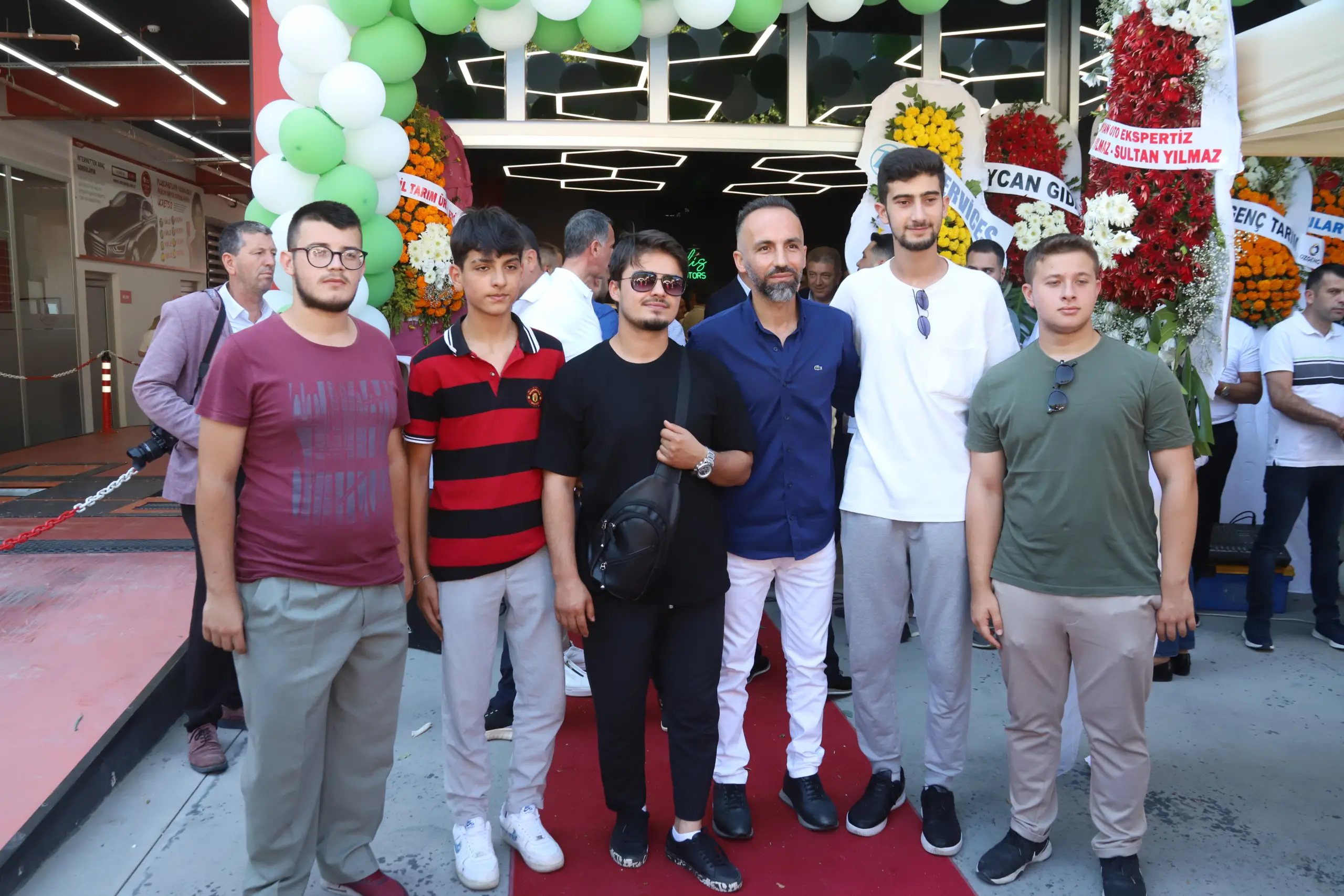 ELİS MOTOR Serdivan Arabacıalanı Mahallesi'nde tören ile açıldı