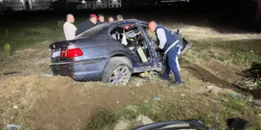 KONTROLDEN ÇIKAN OTOMOBİL TAKLA ATTI: 2 YARALI