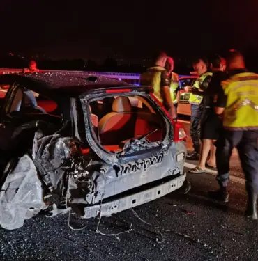 KUZEY MARMARA OTOYOLU'NDA TIR İLE OTOMOBİL ÇARPIŞTI: 1 YARALI
