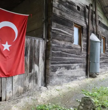 MEZARLIK İÇİNDE UNUTULAN TARİH, KORUMA ALTINA ALINACAĞI GÜNÜ BEKLİYOR