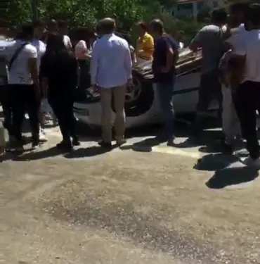 SAKARYA'DA OTOMOBİL TAKLA ATTI: 2'Sİ ÇOCUK 4 YARALI