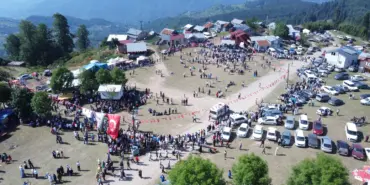 SAKARYA'NIN EN YÜKSEK NOKTASINDA ASIRLIK ŞENLİK KARADENİZLİLER 113'ÜNCÜ DİKMEN YAYLA ŞENLİĞİ'NDE BULUŞTU