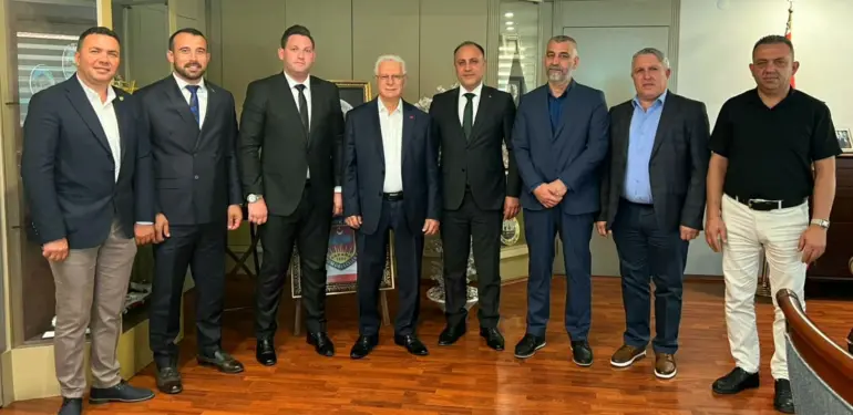 Şöforler direksiyonu başkana çevirdi (2)