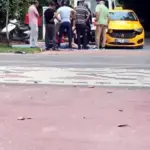 TİCARİ TAKSİ İLE ÇARPIŞAN MOTOSİKLETTEKİ KURYE YARALANDI