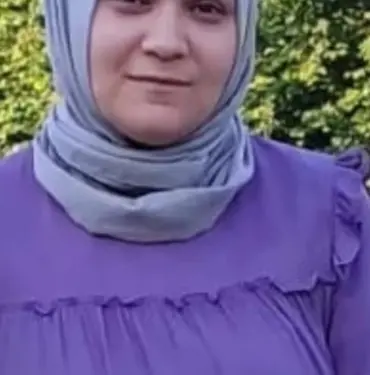 TRAKTÖR KAZASINDA HAYATINI KAYBEDEN KADIN DEFNEDİLDİ