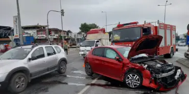 D-100'DE ZİNCİRLEME KAZA: 4 YARALI