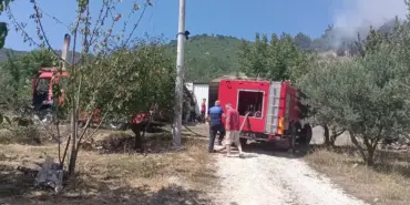 ARAZİDE ÇIKAN YANGIN AĞAÇLIK ALANA SIÇRADI, 8 DÖNÜM YER KÜL OLDU