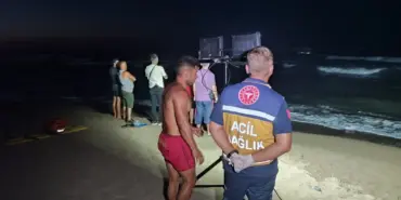 YASAK OLMASINA RAĞMEN GİRDİĞİ DENİZDE KAYBOLDU KARASU'DA KAYBOLAN ŞAHIS İÇİN EKİPLER SEFERBER OLDU