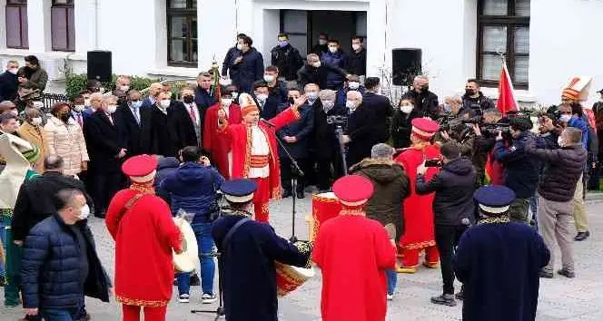 Devrik Nijer Başbakanı Mahamadou Sakarya’da Mehteran ile karşılanmıştı