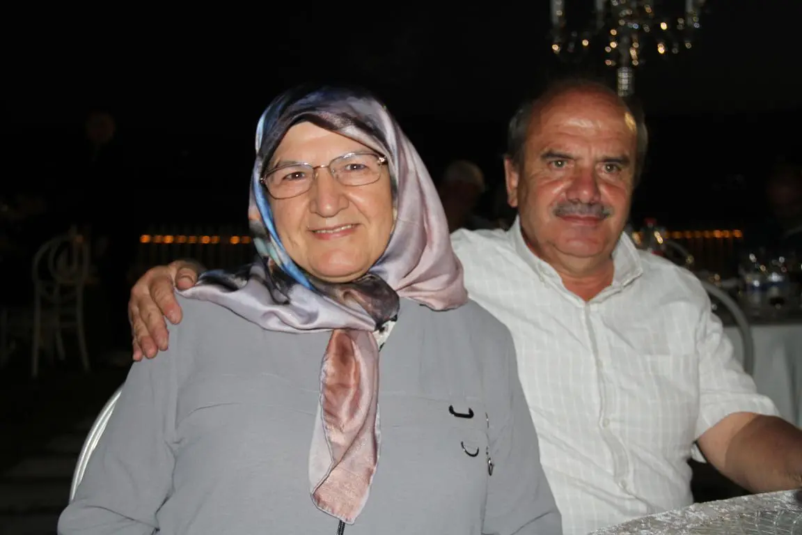 Kardeşoğlu ve Keskin ailesinin mutlu akşamı